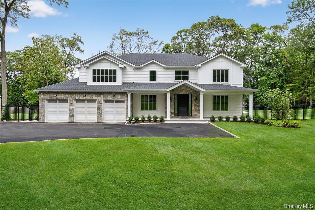 Photo of 32 Pine Road, Syosset, NY 11791 (MLS # 978412)