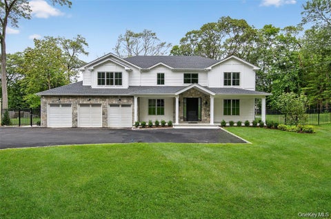 Homes For Sale - 32 Pine Road<br/> Syosset, NY 11791
