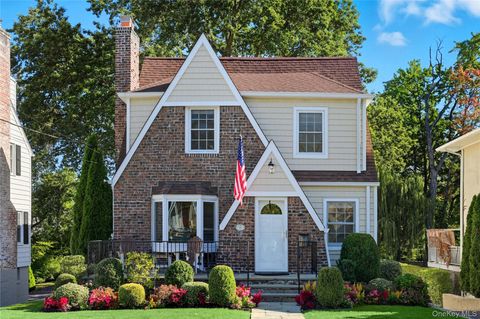 Photo of 417 Wagner Avenue, Mamaroneck, NY 10543 (MLS # 988893)