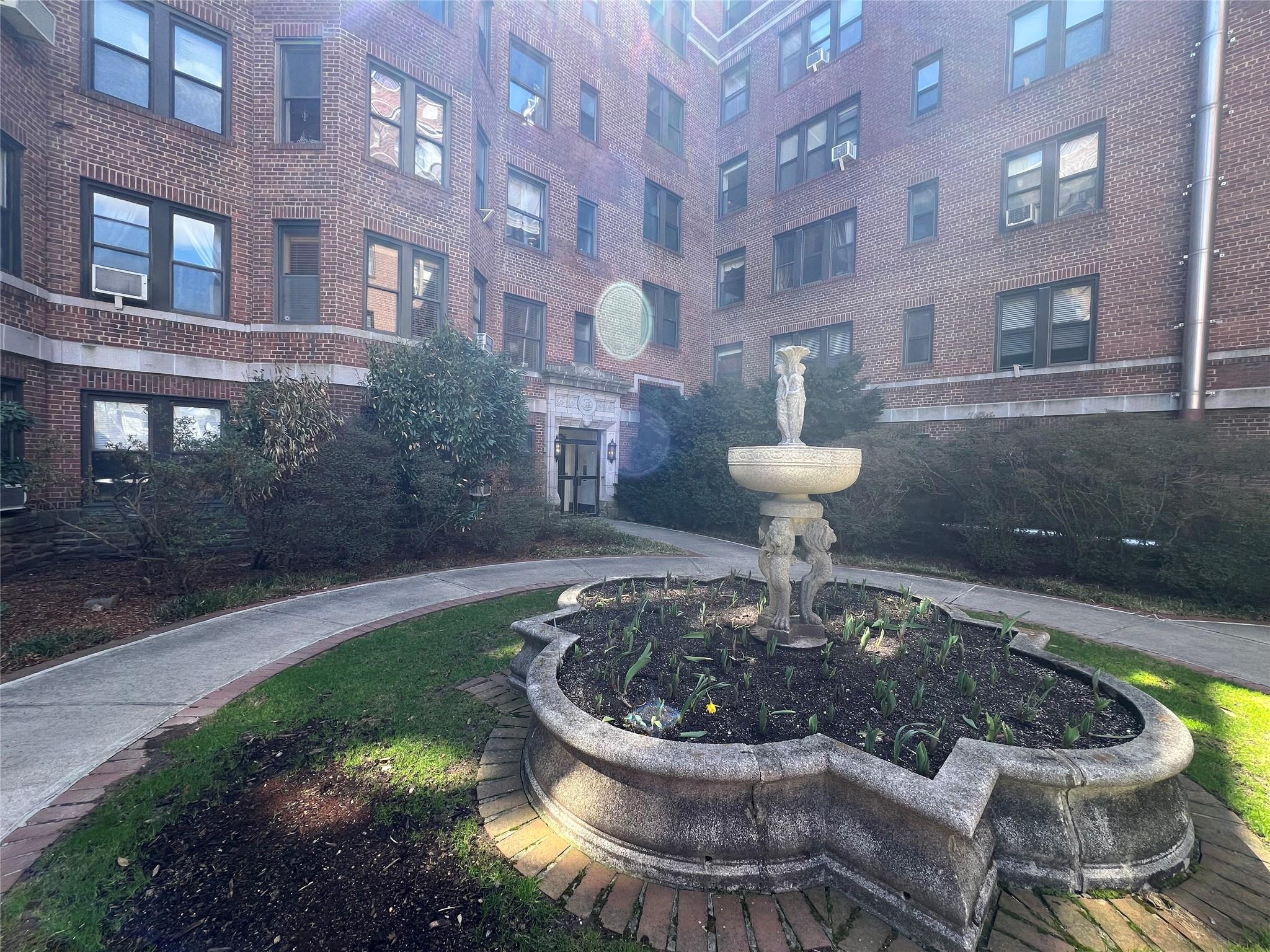 11 Alden Road #5H, Larchmont, New York image 2