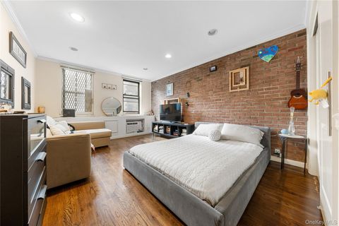 Photo of 215 E 77TH Street #4D, New York (Manhattan), NY 10075 (MLS # 934482)