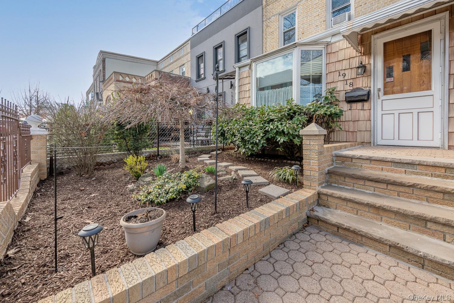1918 Ditmars Boulevard
