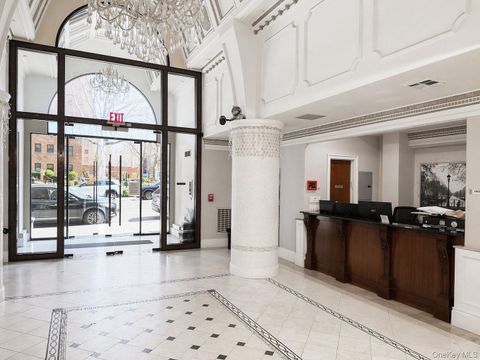 Photo of 63-36 99th street #4H St, Rego Park, NY 11374 (MLS # 980458)