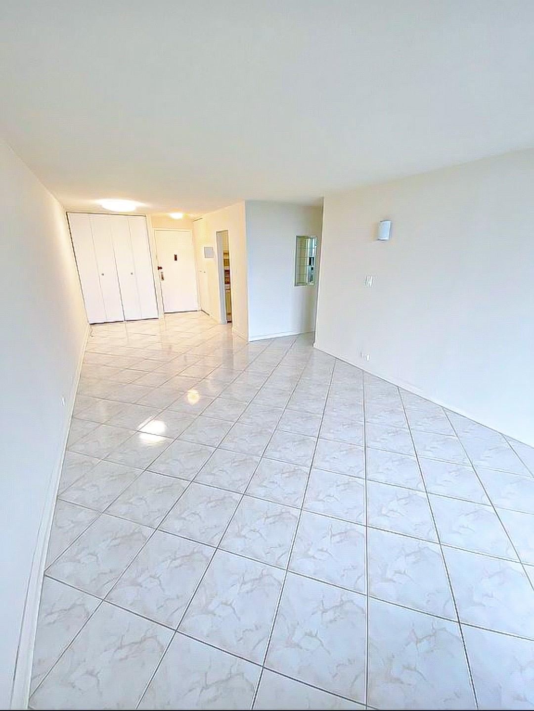150-38 Union Turnpike #PHF, Kew Garden Hills, New York image 4