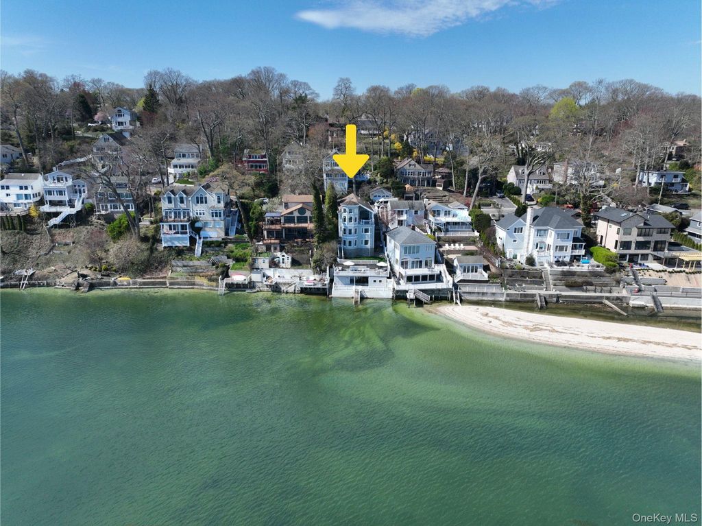 Photo of 565 McKinley Terrace, Centerport, NY 11721 (MLS # 983009)