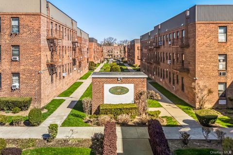 Homes For Sale - 215-40 47th Avenue #2A<br/> Bayside, NY 11361