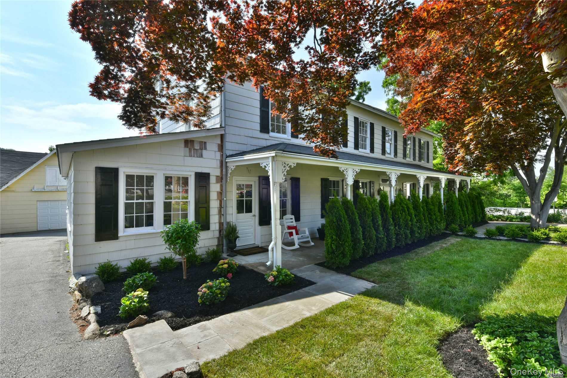 Roslyn, New York 11576, United States, 2 Bedrooms Bedrooms, ,2 BathroomsBathrooms,Residential,Active,250439