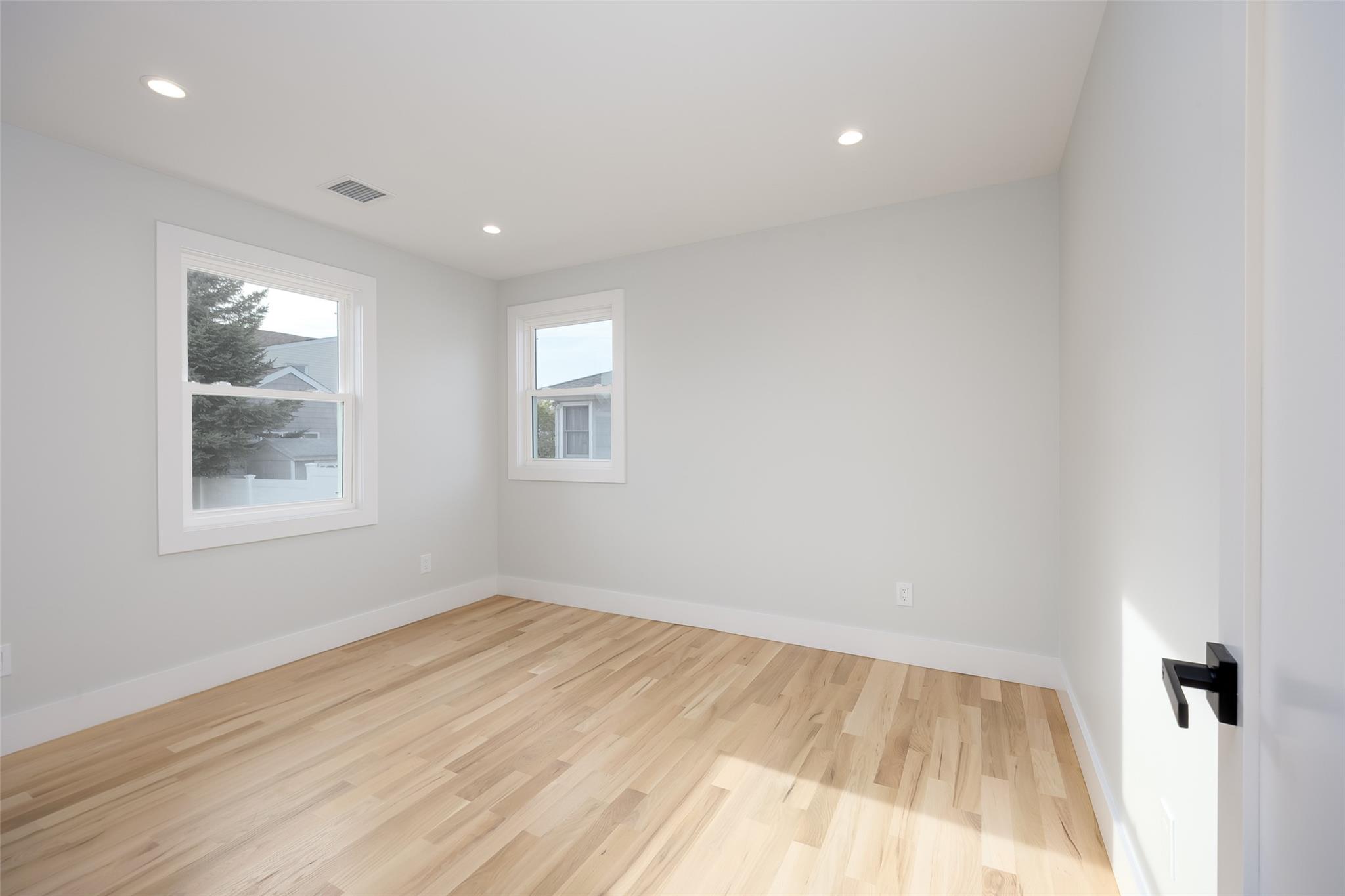 2464 Riverside Avenue, Seaford, New York image 25