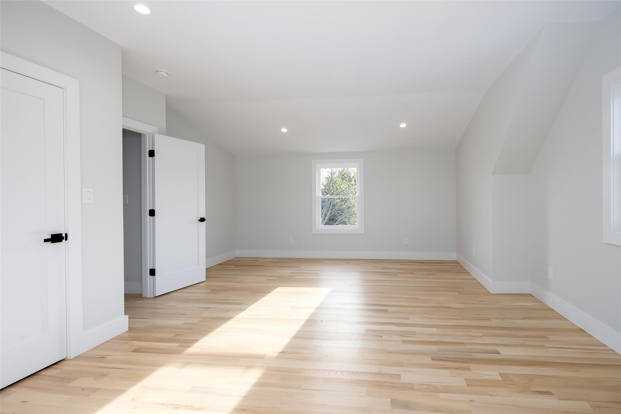 2464 Riverside Avenue, Seaford, New York image 31