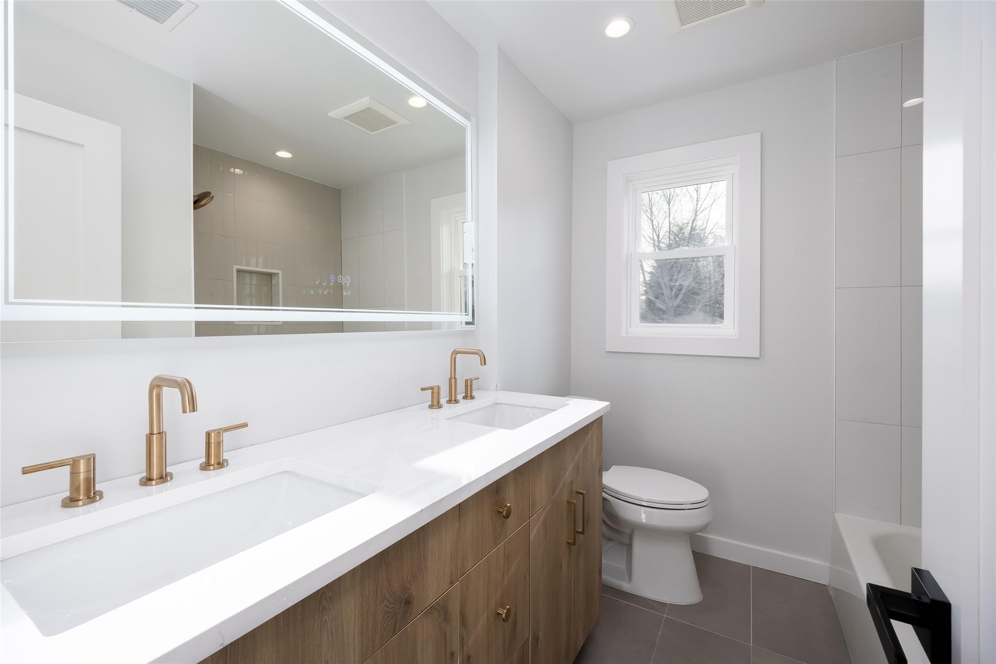 2464 Riverside Avenue, Seaford, New York image 21