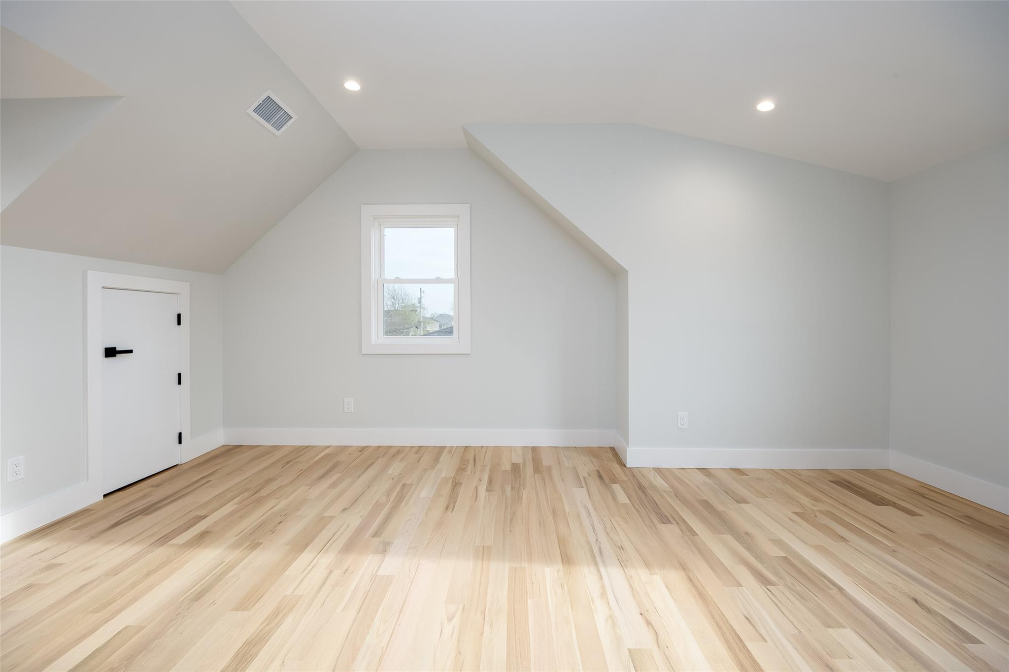 2464 Riverside Avenue, Seaford, New York image 32