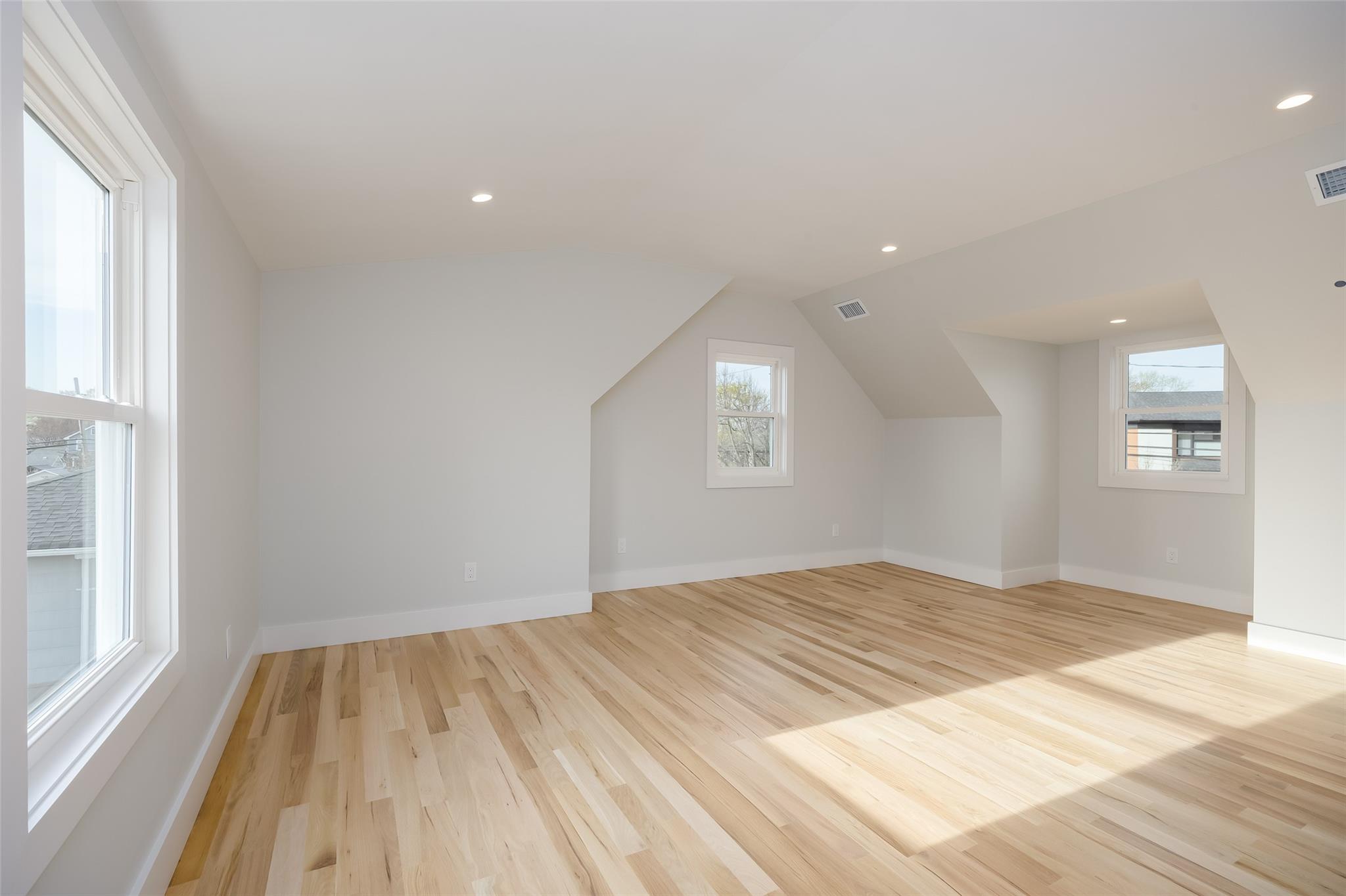 2464 Riverside Avenue, Seaford, New York image 33
