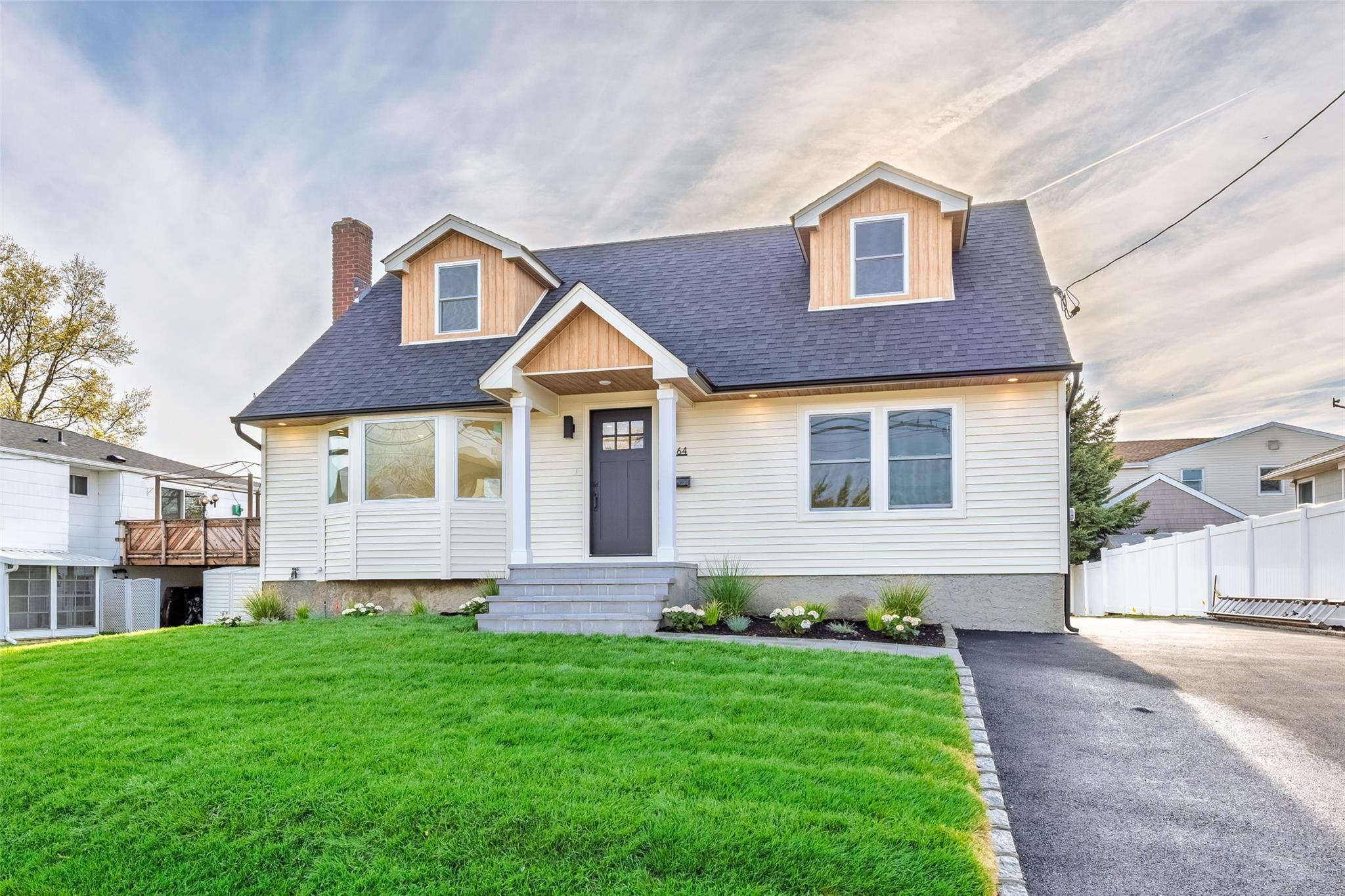 2464 Riverside Avenue, Seaford, New York image 1