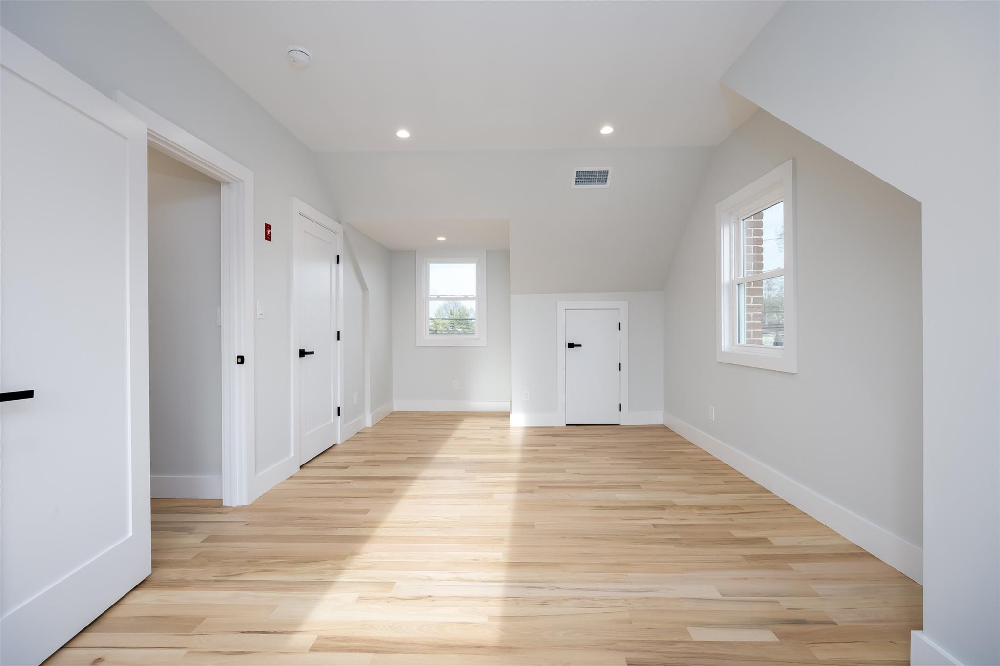 2464 Riverside Avenue, Seaford, New York image 38