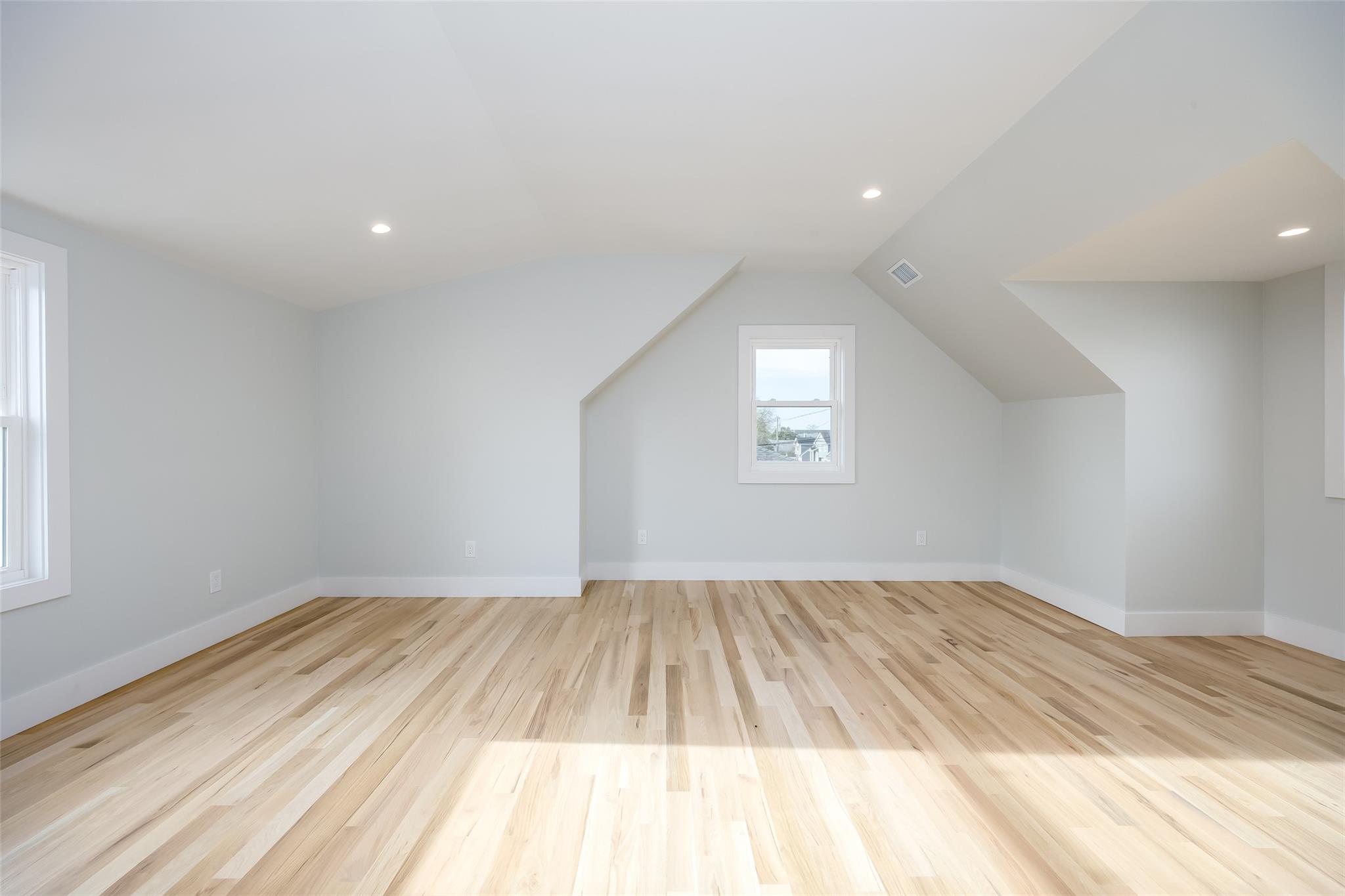 2464 Riverside Avenue, Seaford, New York image 30