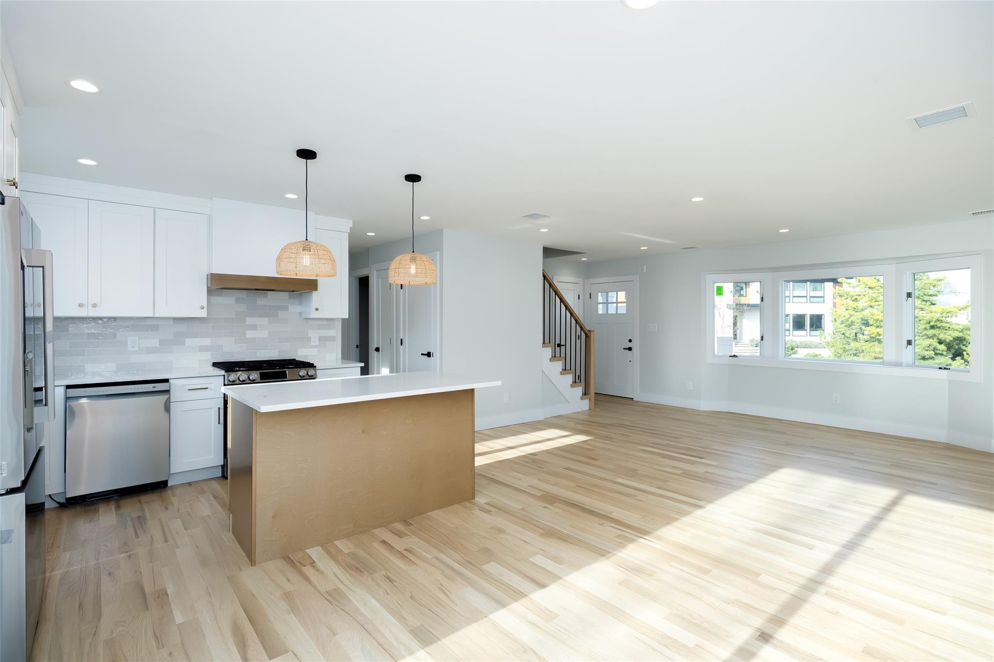 2464 Riverside Avenue, Seaford, New York image 16