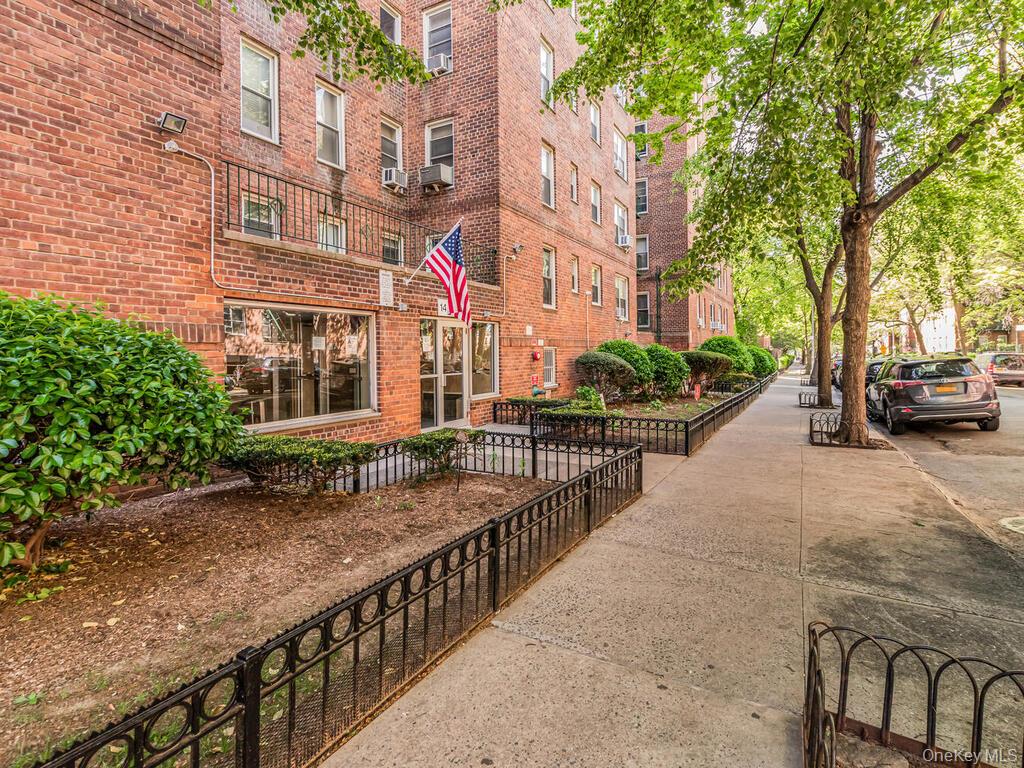 1475 Thieriot Avenue 5N