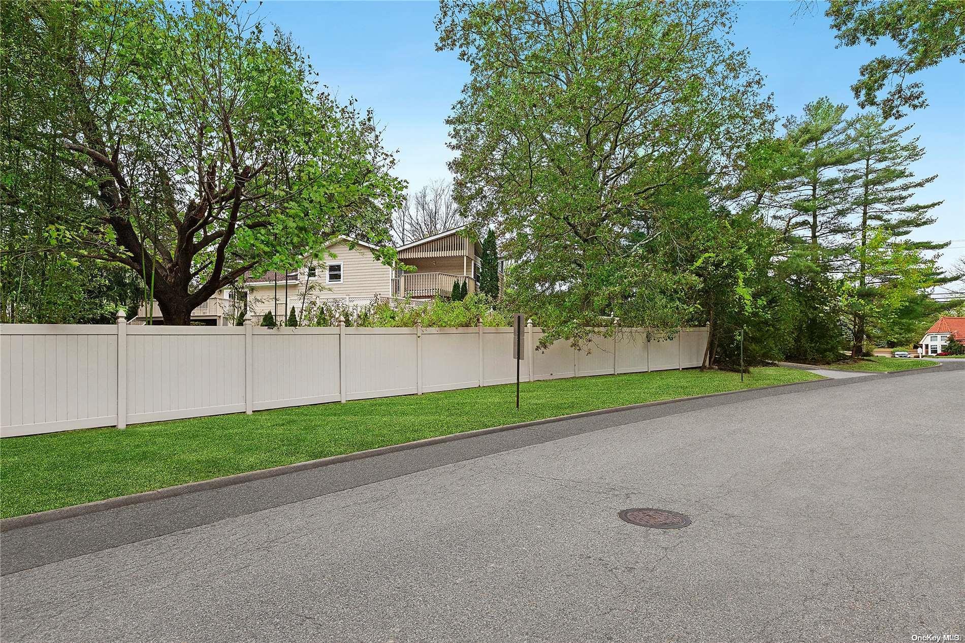 36 Red Spring Lane, Glen Cove, New York image 23