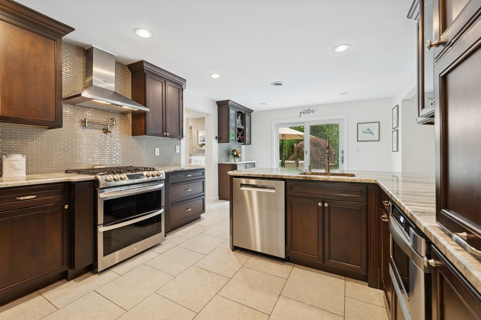12 The Promenade, New City, New York image 11