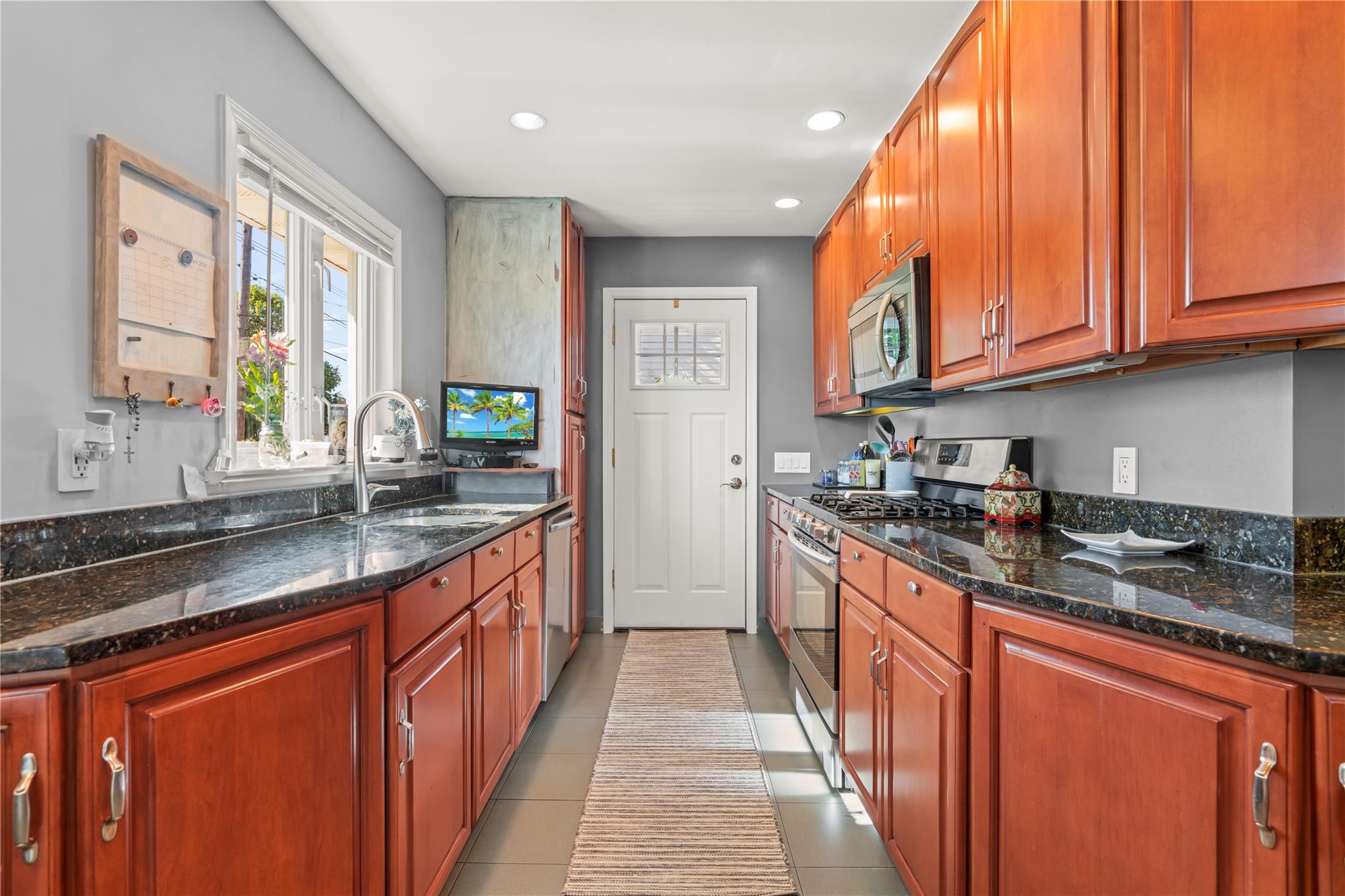 64 Chester Road, Lynbrook, New York image 9