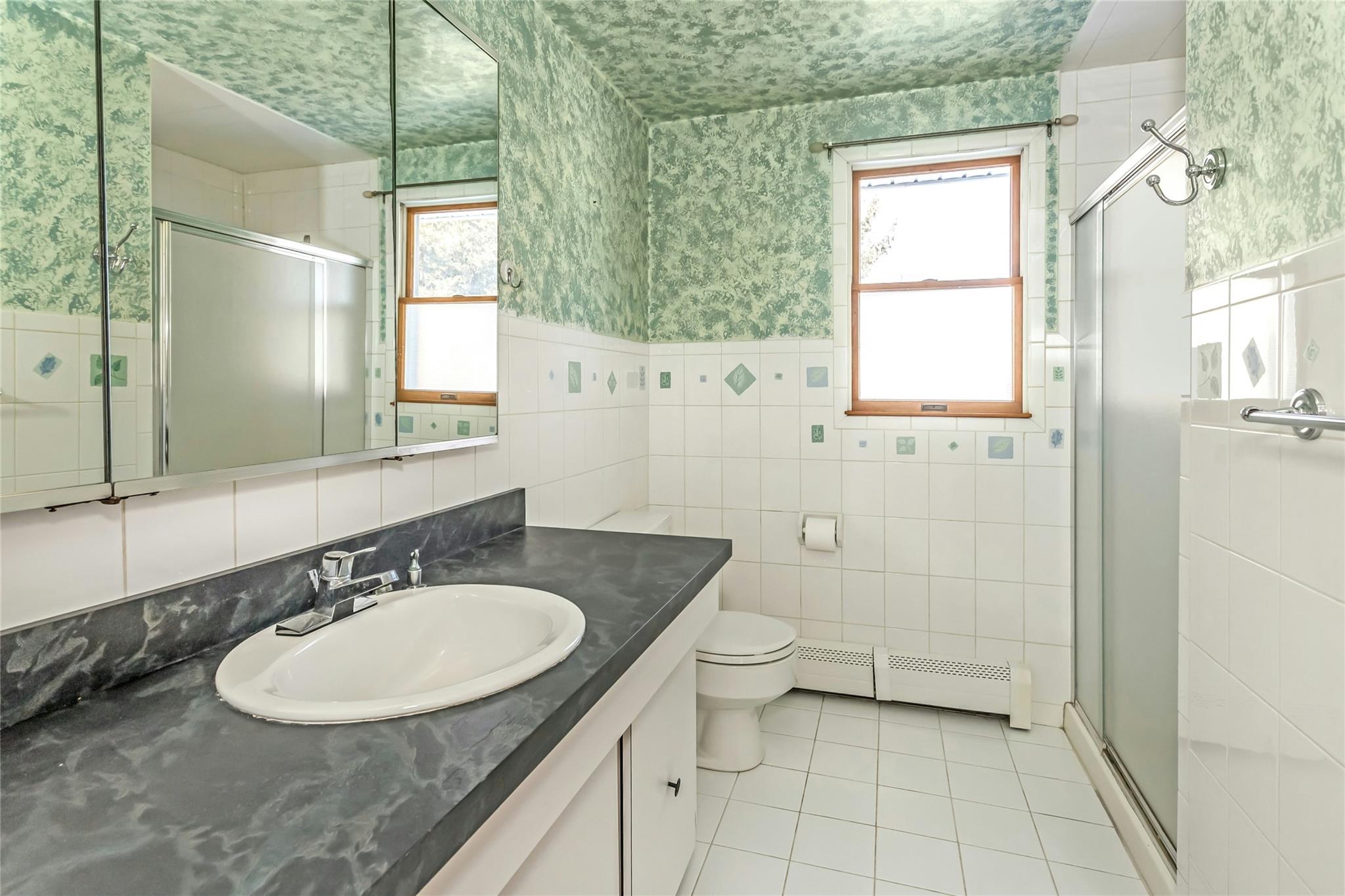 33 Clearwater Drive, Plainview, New York image 21