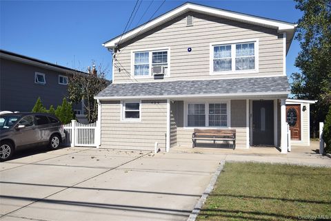 Photo of 436 Herzel Boulevard, West Babylon, NY 11704 (MLS # 920399)