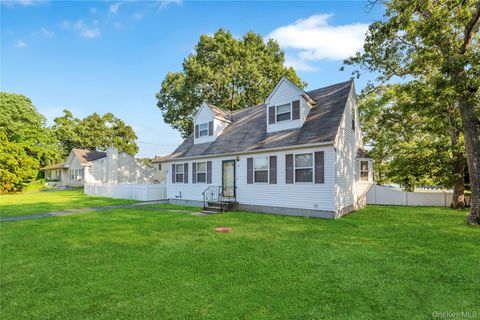 2 Brushwood Drive, Shirley, NY 11967 - MLS#: 950193