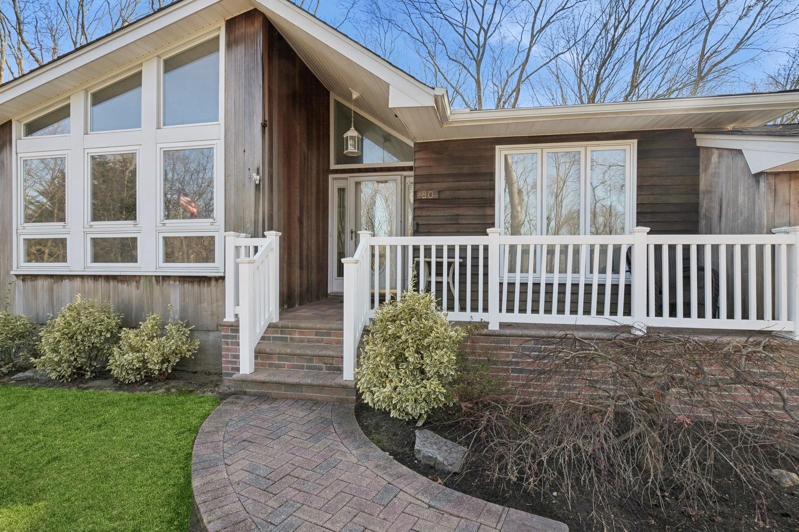 Property for Sale at Grandview Lane, Smithtown, Hamptons, NY - Bedrooms: 3 
Bathrooms: 2  - $669,900