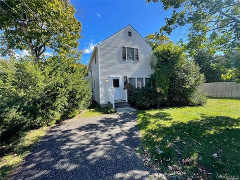 Photo of 217 Greeley Ave, Sayville, NY 11782 (MLS # 967958)