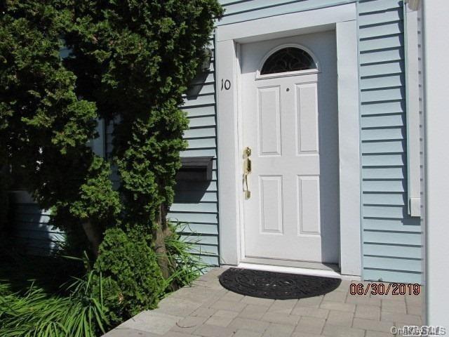 10 W Whalers Cove, Babylon, Florida image 2