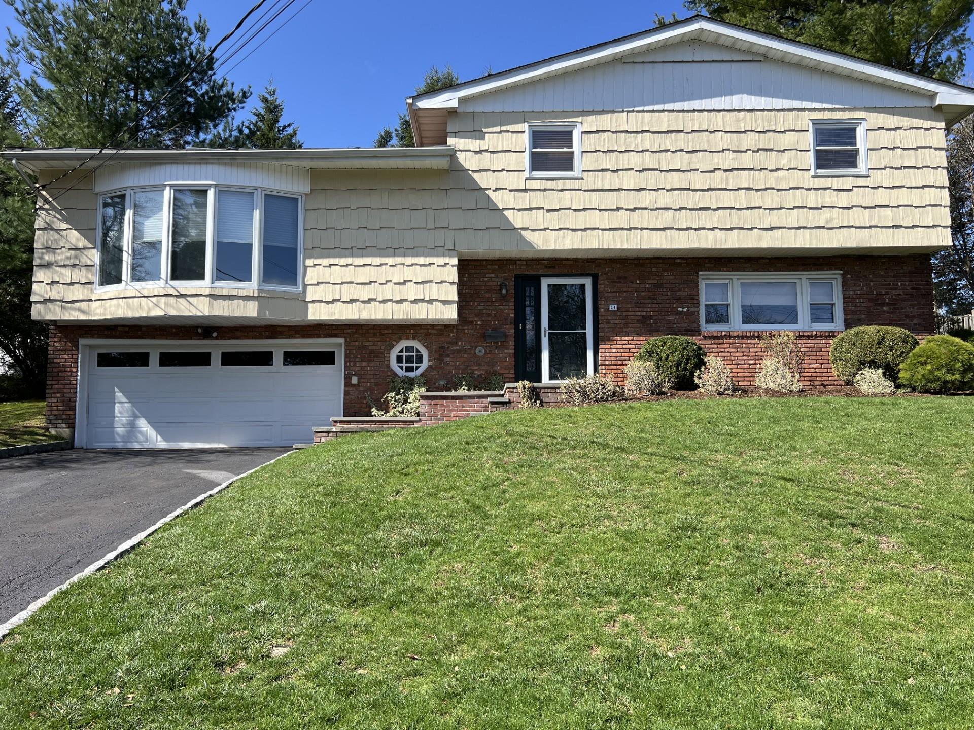 24 Hemlock Road, Hartsdale, New York image 1