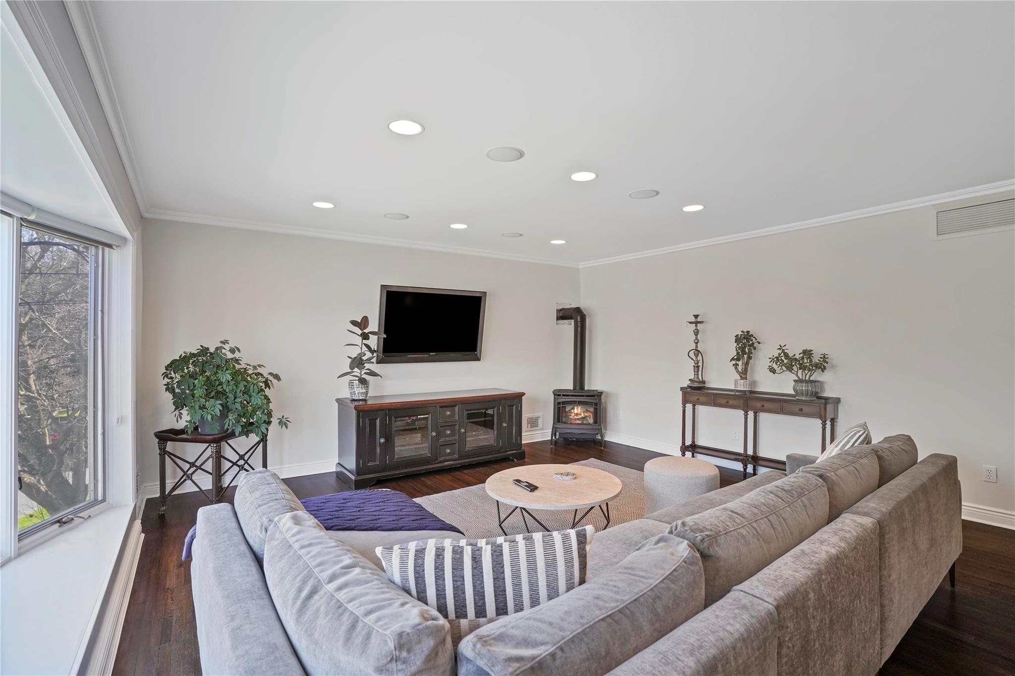 24 Hemlock Road, Hartsdale, New York image 10