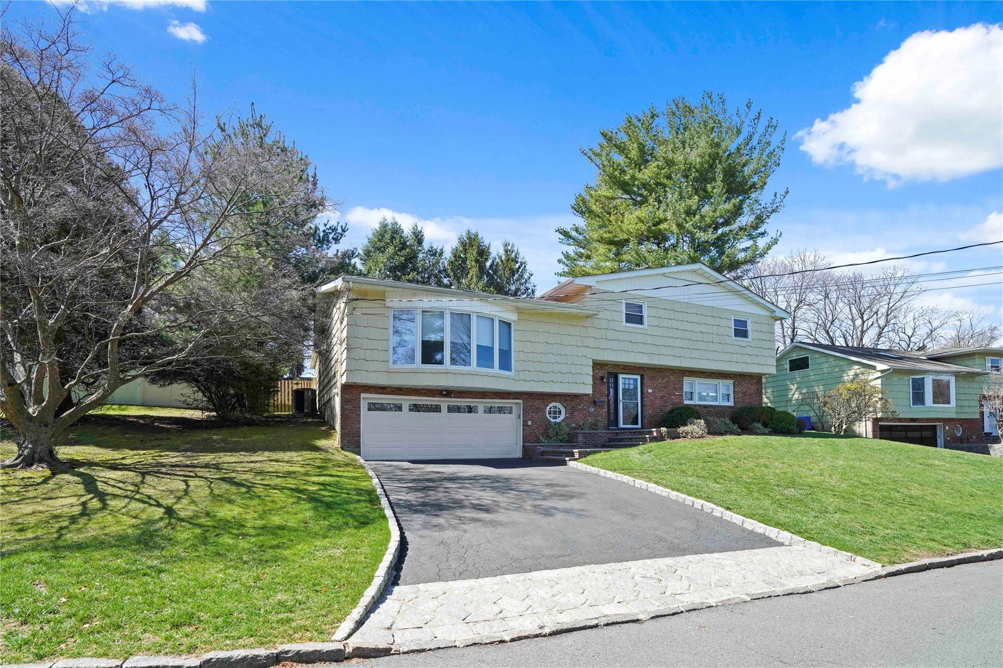 24 Hemlock Road, Hartsdale, New York image 3