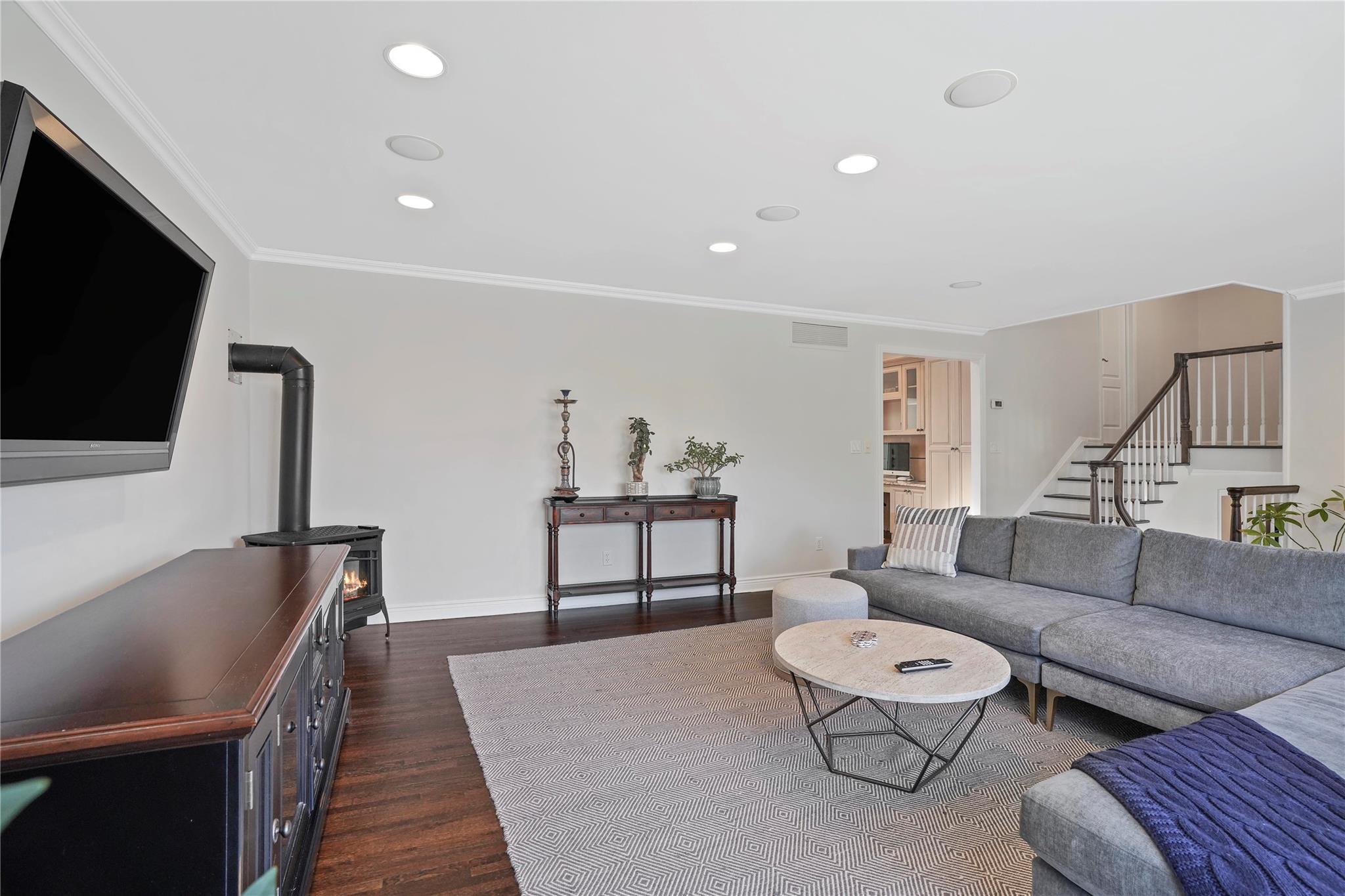 24 Hemlock Road, Hartsdale, New York image 12