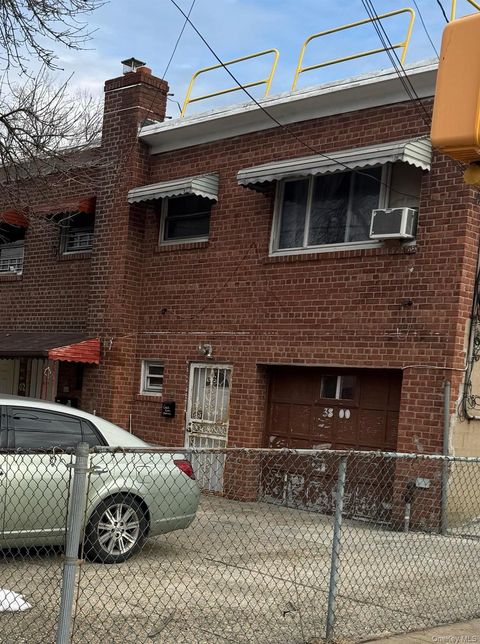 Multifamily For Sale - 3800 Bronxwood Avenue<br/> Bronx, NY 10469