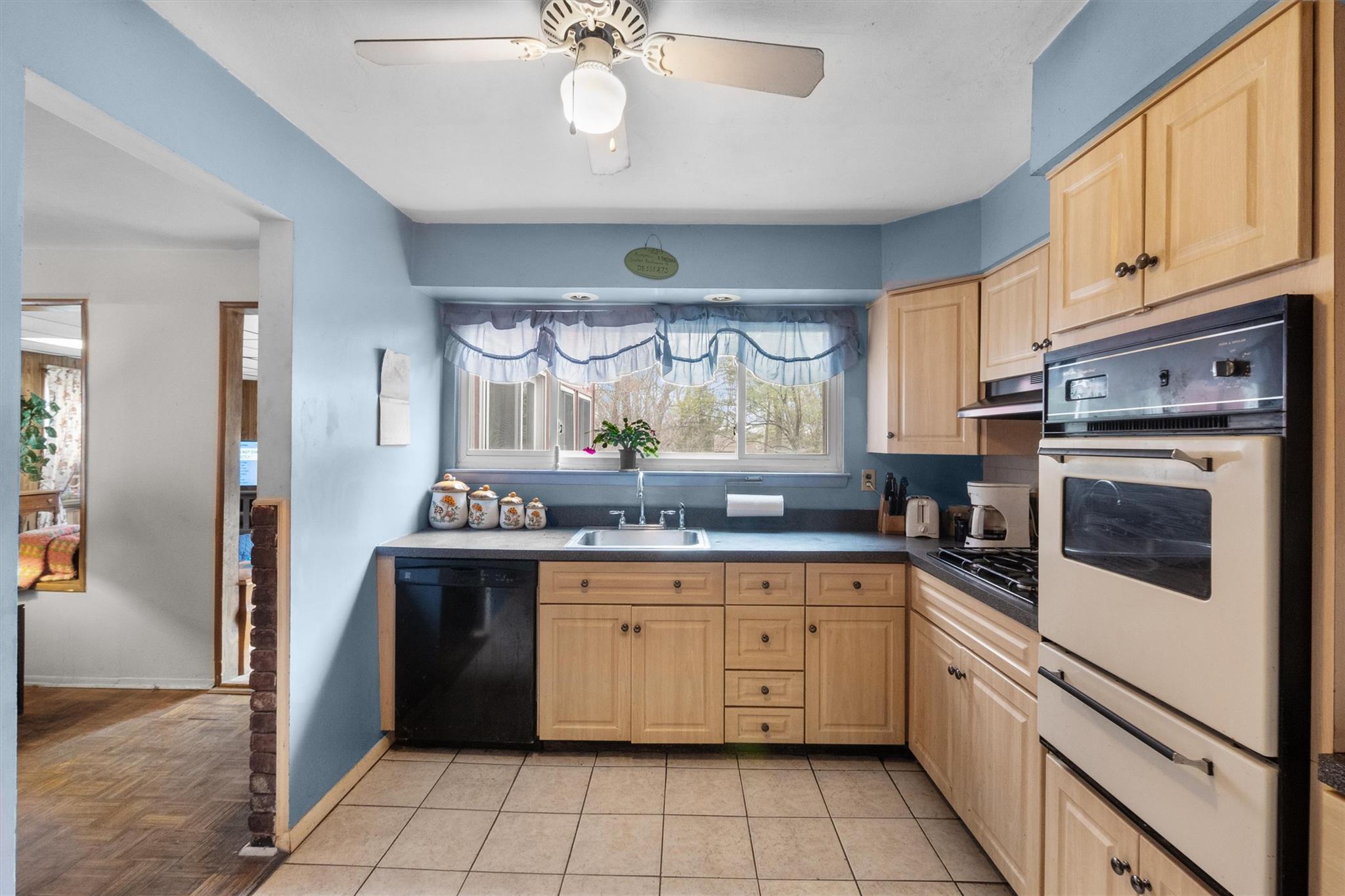 705 Abbey Lane, Valley Cottage, New York image 10