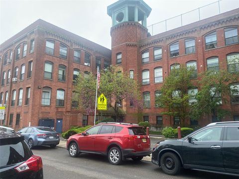 8410 101st Street 3U Richmond Hill NY 11418