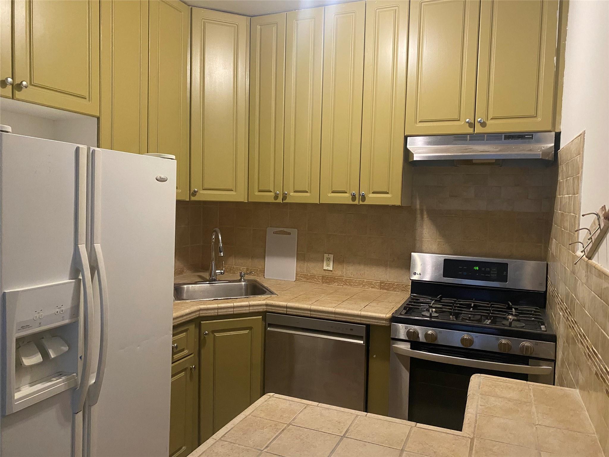 8410 101st Street #3U, Richmond Hill, New York image 21