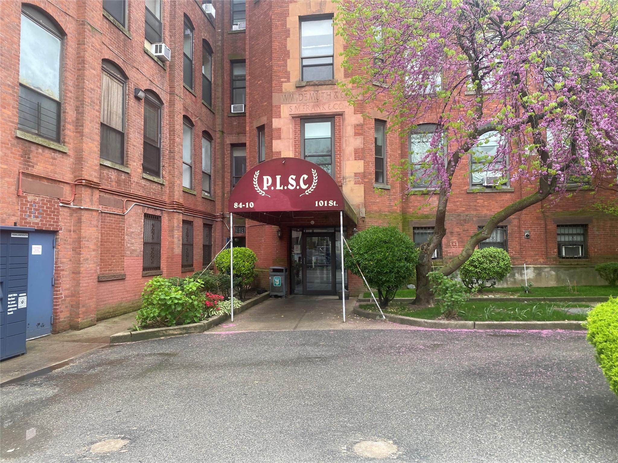 8410 101st Street #3U, Richmond Hill, New York image 2