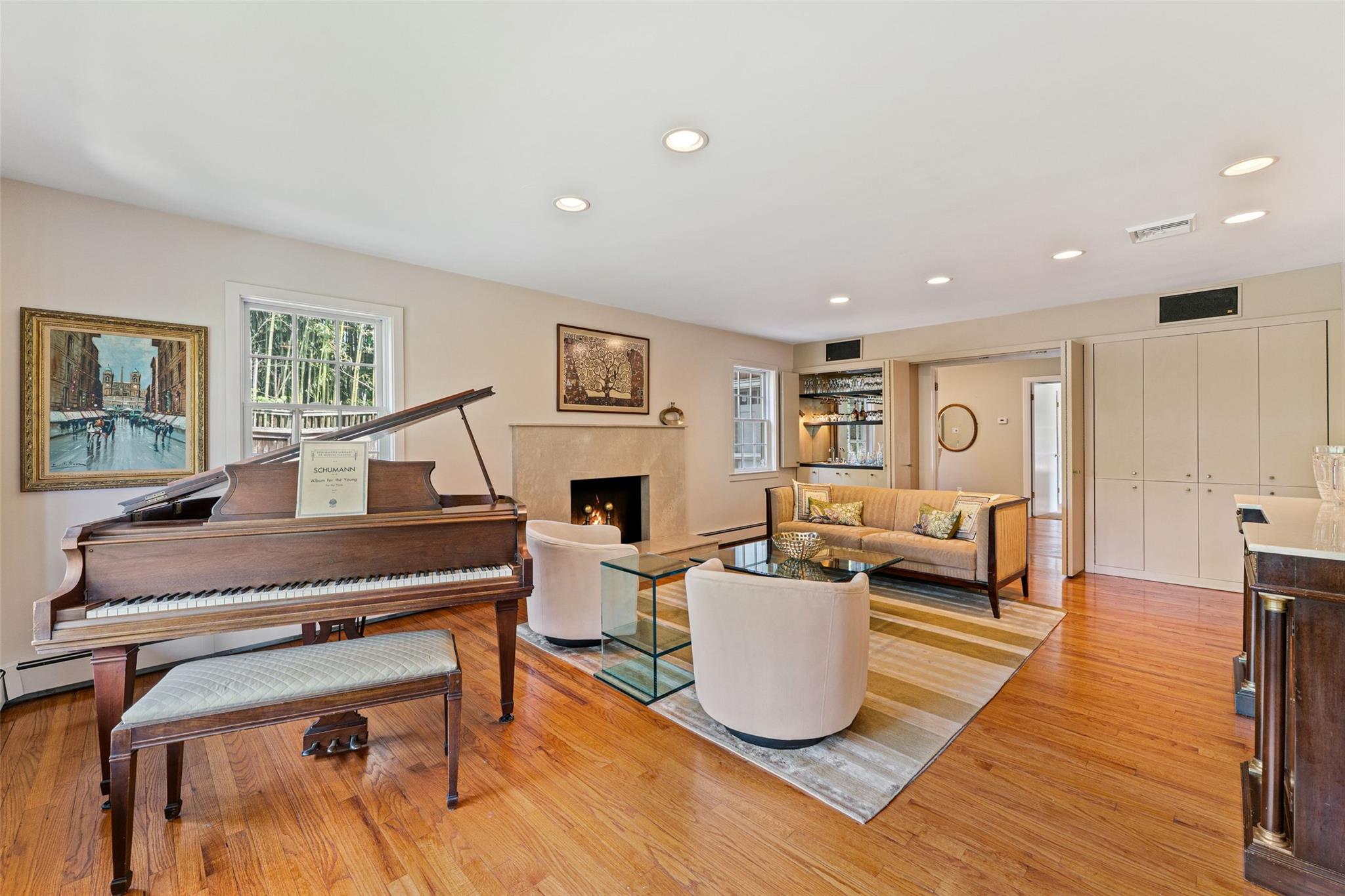 Property for Sale at Burnside Drive, Hastings-On-Hudson, New York - Bedrooms: 5 
Bathrooms: 4 
Rooms: 12  - $1,450,000