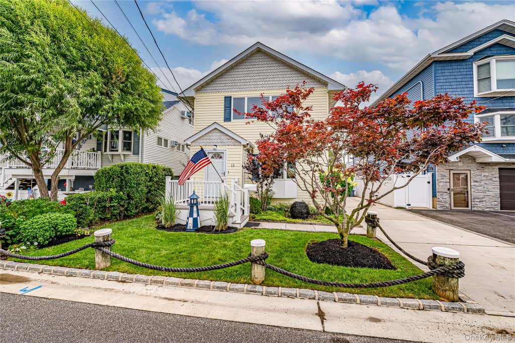 Photo of 15 West Boulevard, East Rockaway, NY 11518 (MLS # 1032503)