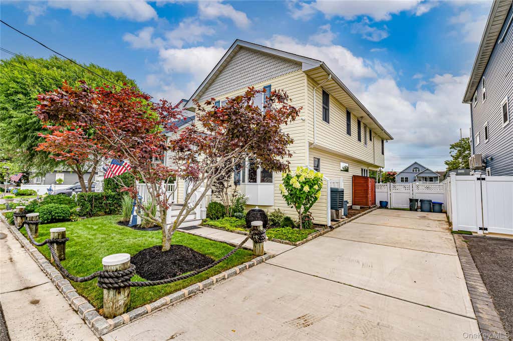 Photo of 15 West Boulevard, East Rockaway, NY 11518 (MLS # 1032503)