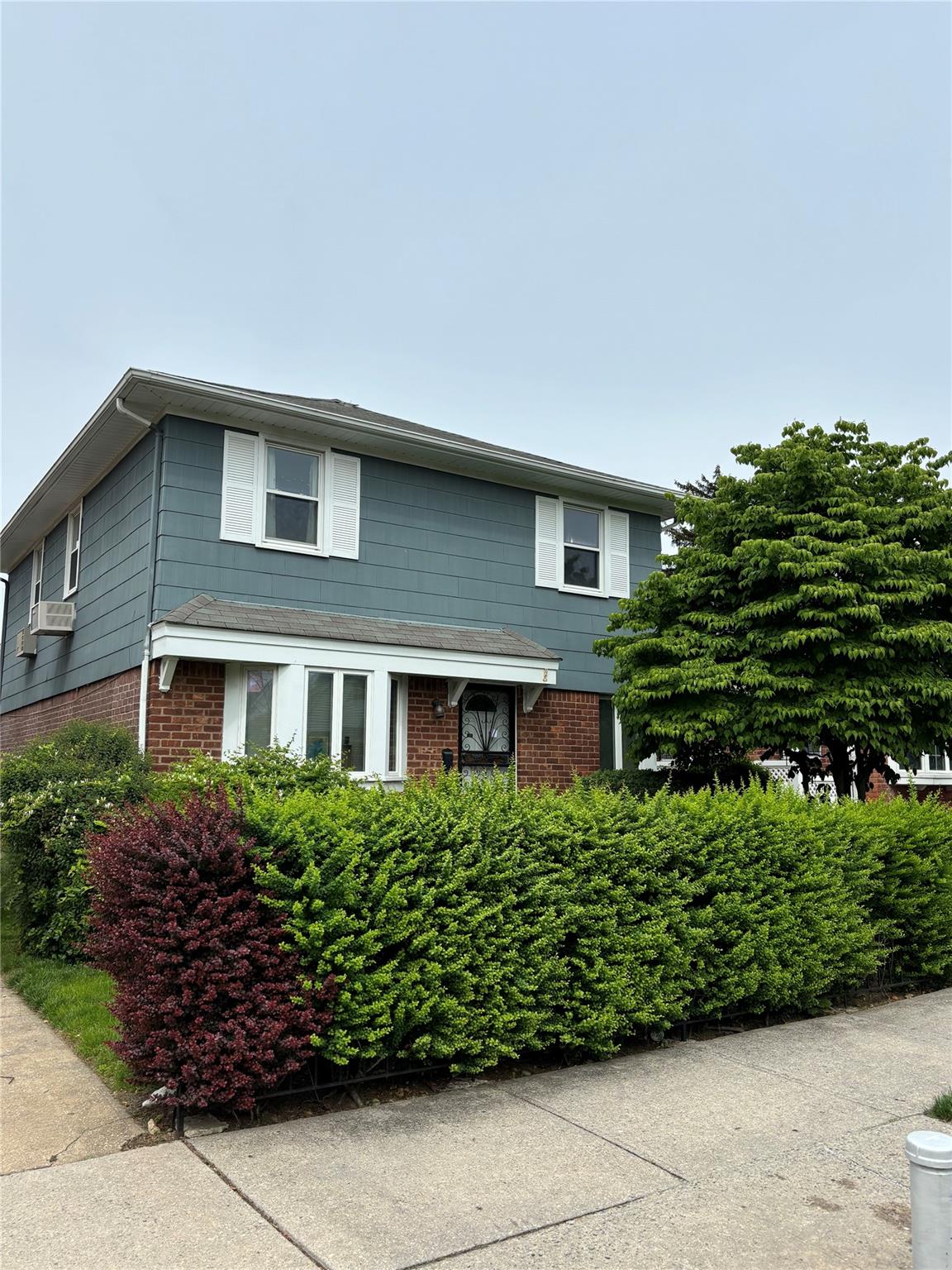 80-16 257 Street, Glen Oaks, New York image 2