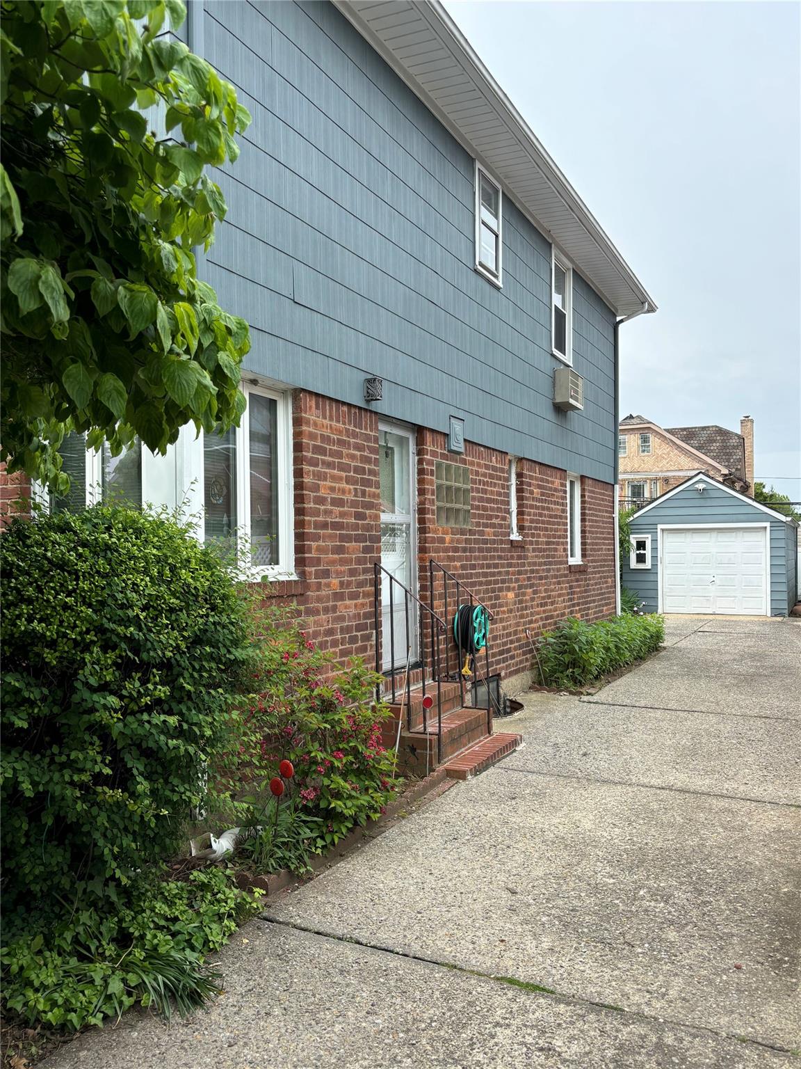 80-16 257 Street, Glen Oaks, New York image 3