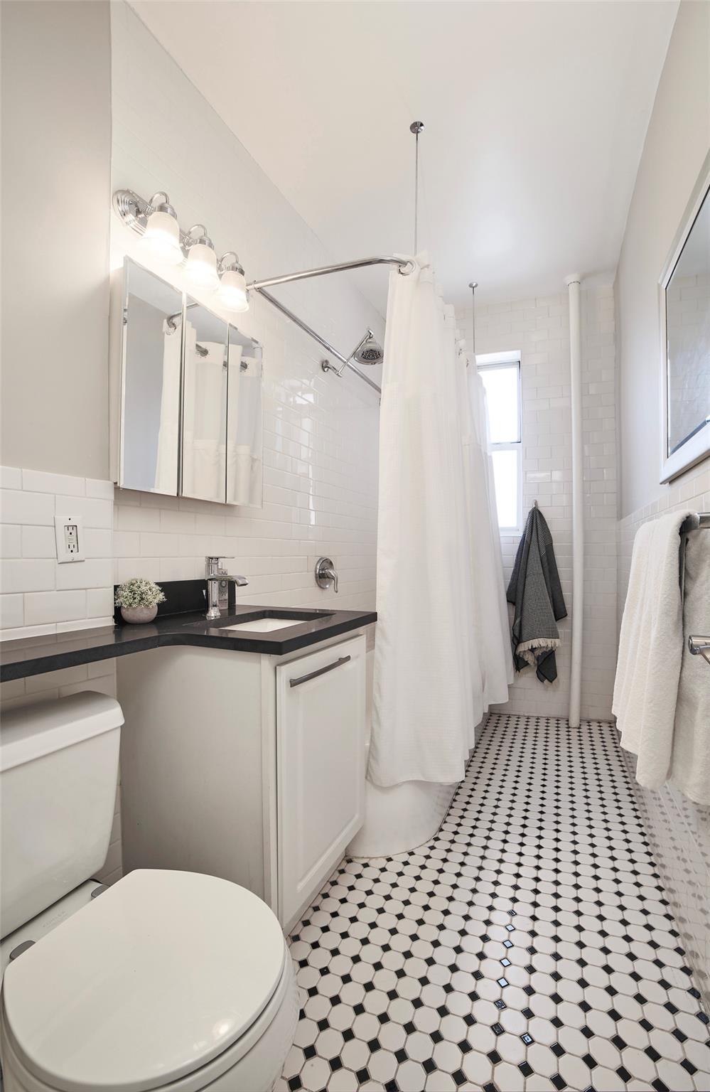 472 Gramatan Avenue #F3, Mount Vernon, New York image 12