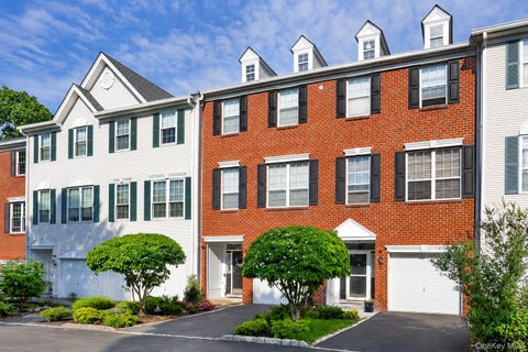 Condo For Sale - 131 Meadow Lane<br/> Nanuet, NY 10954