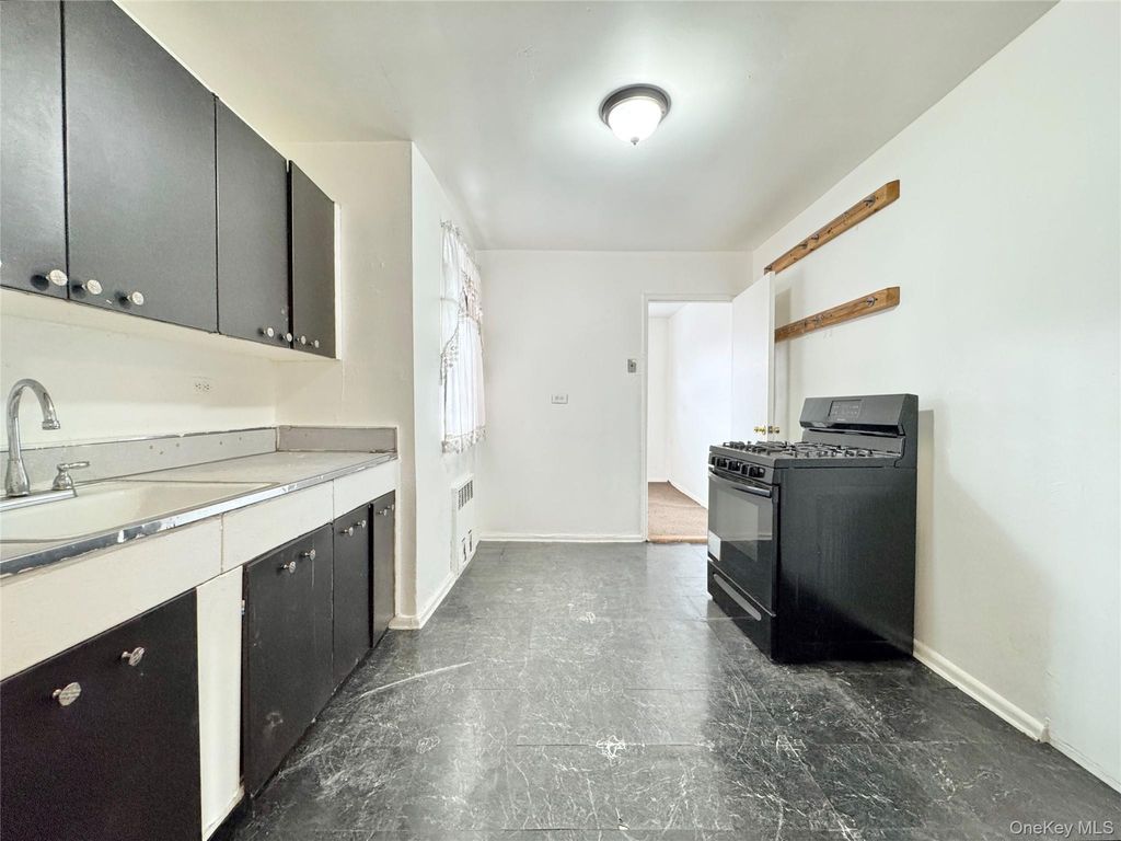 Photo of 57-10 Junction Boulevard #1E, Elmhurst, NY 11373 (MLS # 980664)