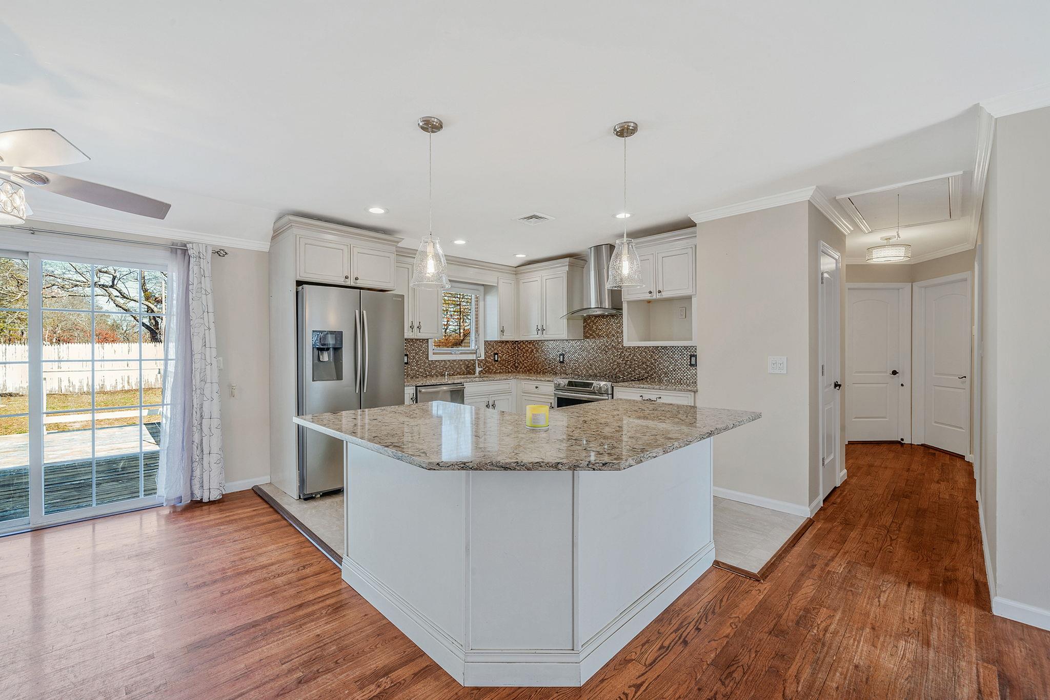 125 W Mockingbird Lane, Brentwood, New York image 4
