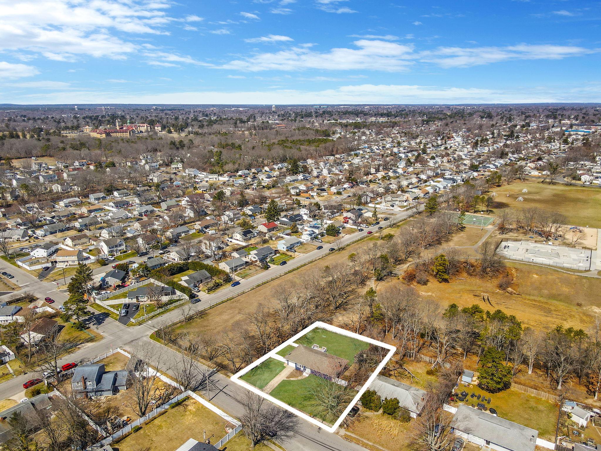 125 W Mockingbird Lane, Brentwood, New York image 31