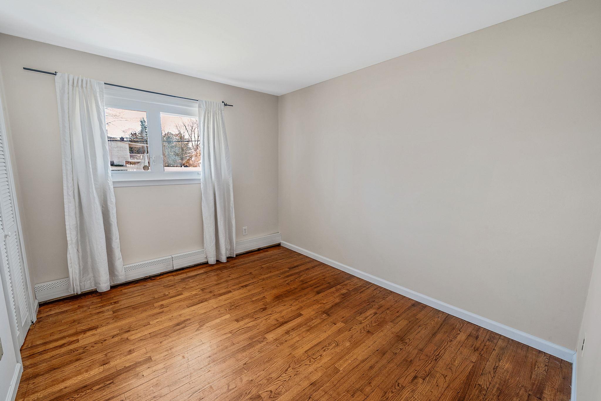 125 W Mockingbird Lane, Brentwood, New York image 16